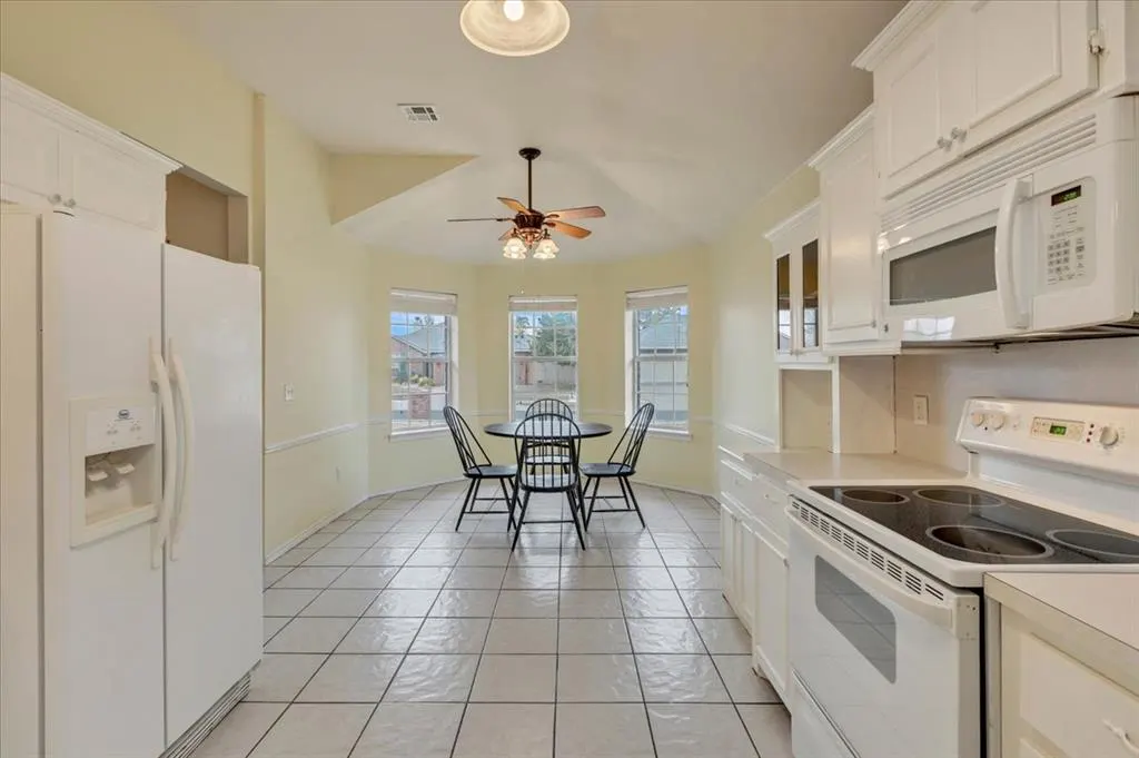 Photo 12 — 409 Whitehouse Lane, Edmond, OK 73003