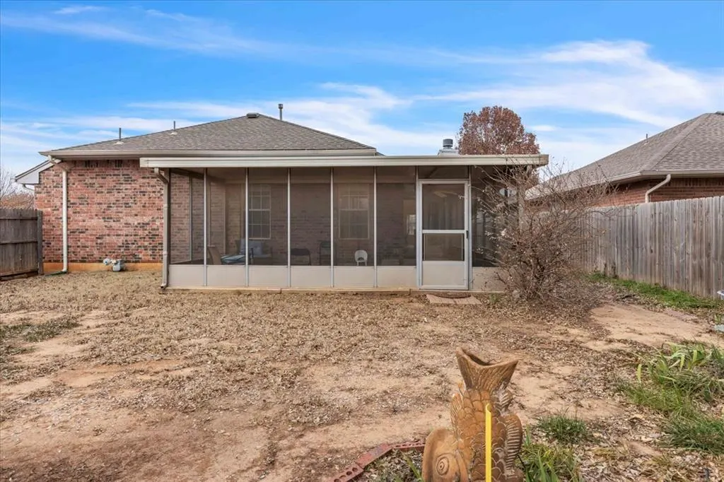Photo 32 — 409 Whitehouse Lane, Edmond, OK 73003