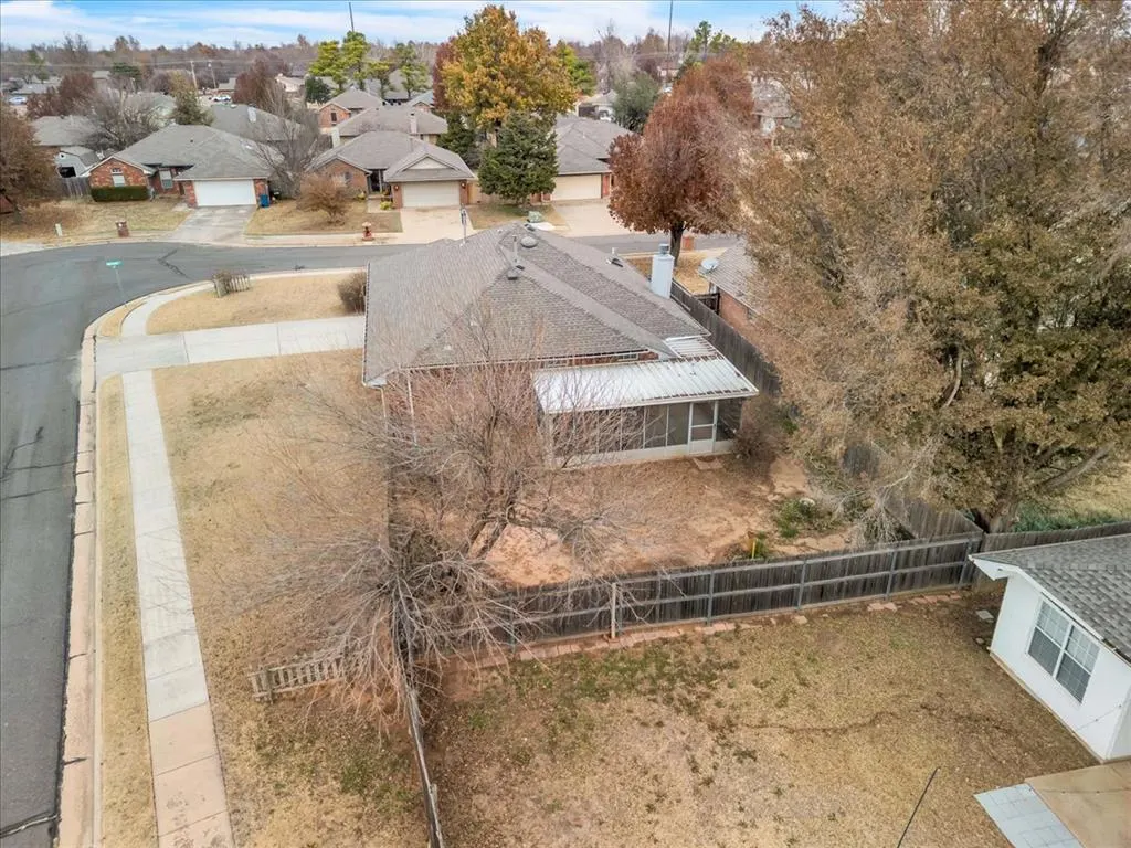 Photo 38 — 409 Whitehouse Lane, Edmond, OK 73003