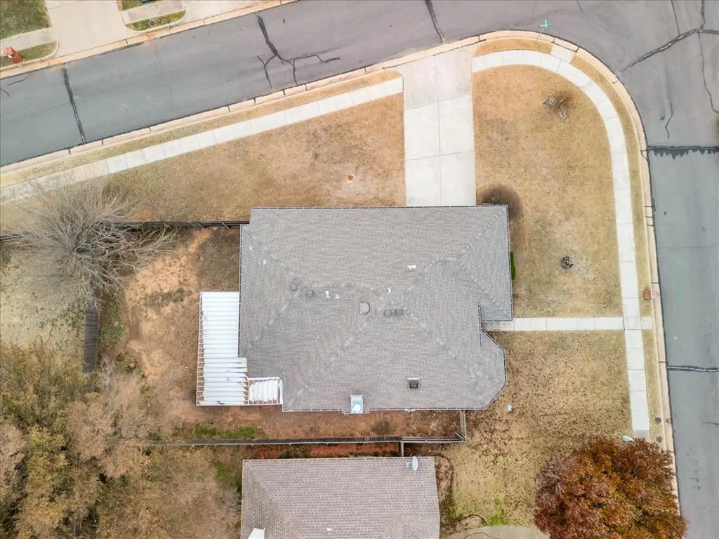 Photo 41 — 409 Whitehouse Lane, Edmond, OK 73003