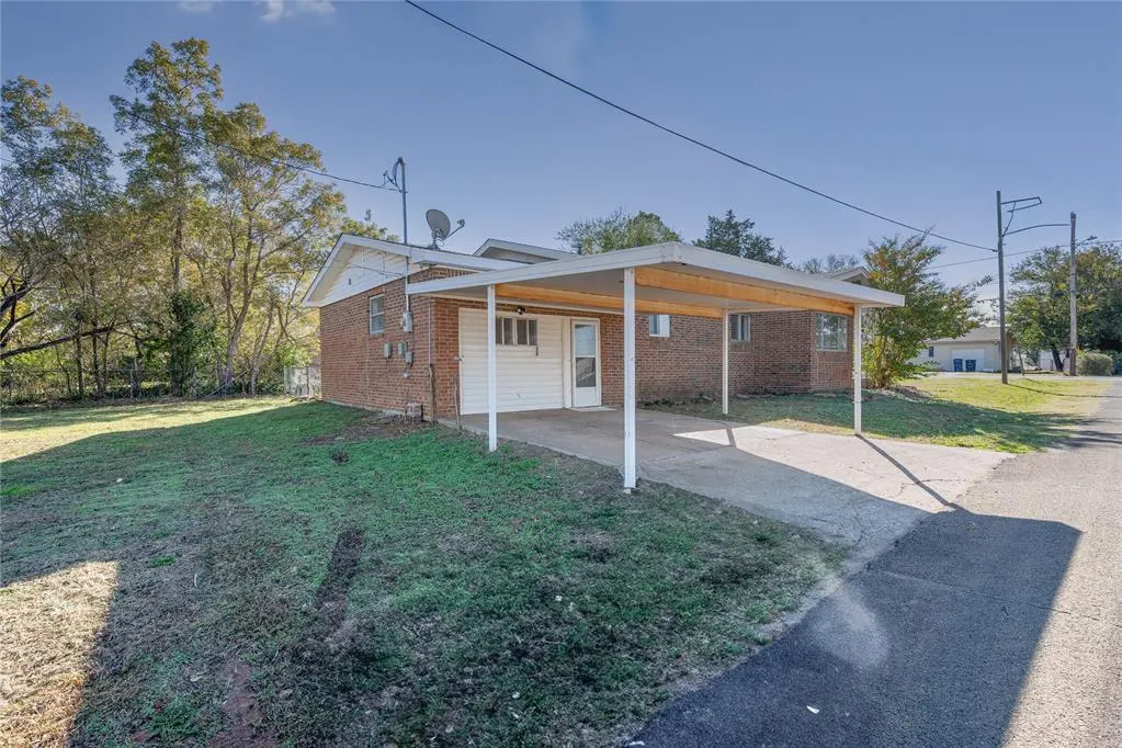 Photo 2 — 200 E Green Street, Meeker, OK 74855