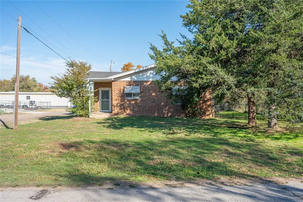 Photo 26 — 200 E Green Street, Meeker, OK 74855