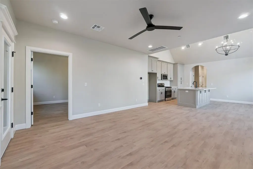 Photo 8 — 4212 Abbey Park Drive, Edmond, OK 73025