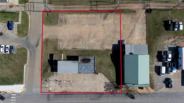 Photo 2 — 1100 Manvel Avenue, Chandler, OK 74834