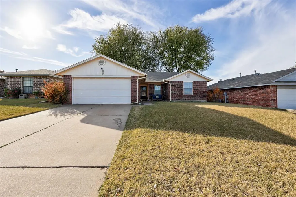 Photo 2 — 1301 Grand Manor, Midwest City, OK 73130