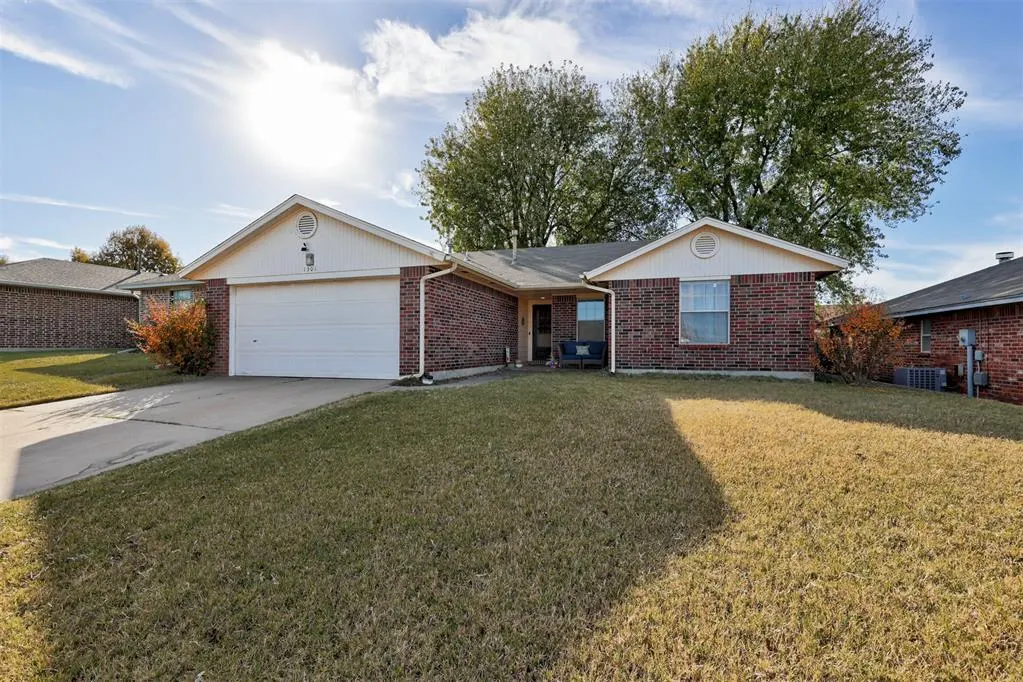 Photo 4 — 1301 Grand Manor, Midwest City, OK 73130