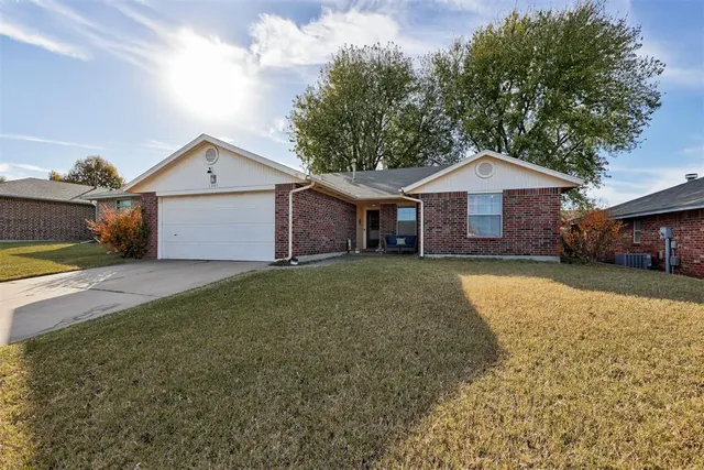 Photo 4 — 1301 Grand Manor, Midwest City, OK 73130
