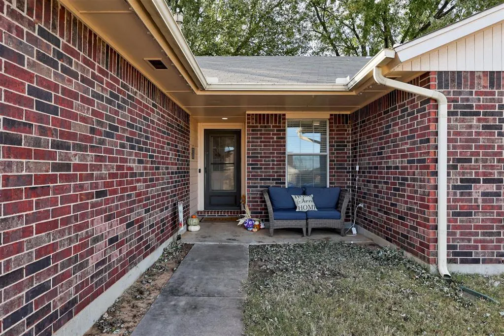 Photo 5 — 1301 Grand Manor, Midwest City, OK 73130