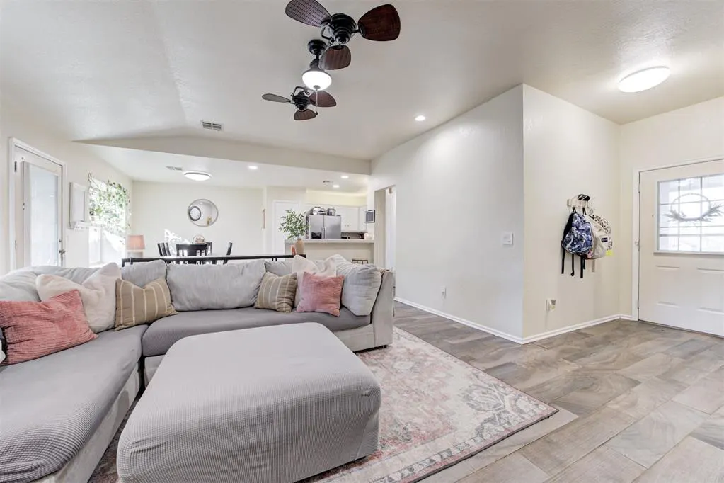 Photo 10 — 1301 Grand Manor, Midwest City, OK 73130