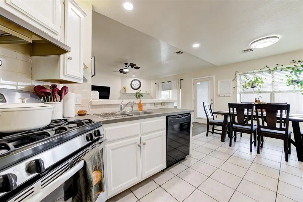Photo 19 — 1301 Grand Manor, Midwest City, OK 73130