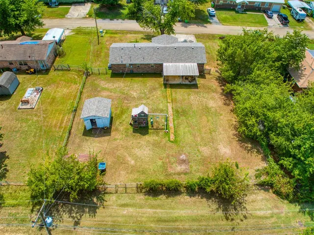 Photo 5 — 416 Donna Lane, Prague, OK 74864