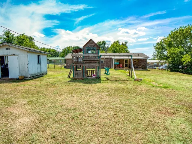 Photo 7 — 416 Donna Lane, Prague, OK 74864