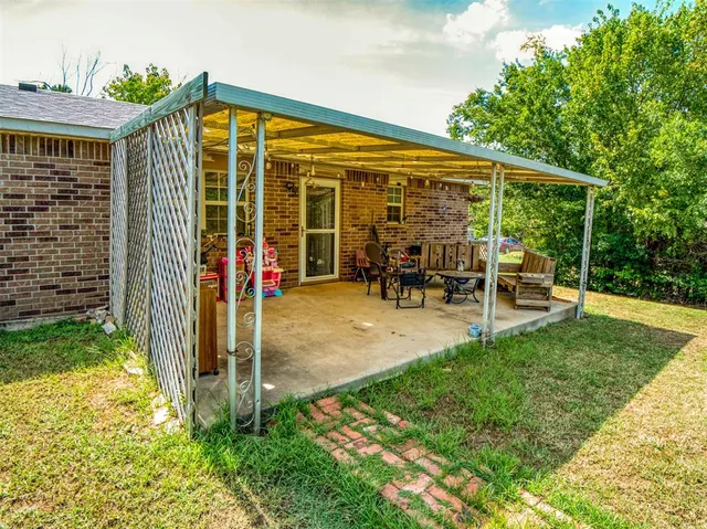 Photo 8 — 416 Donna Lane, Prague, OK 74864