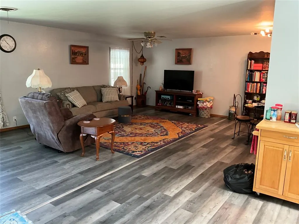 Photo 2 — 4 N Orray Street, Coalgate, OK 74538