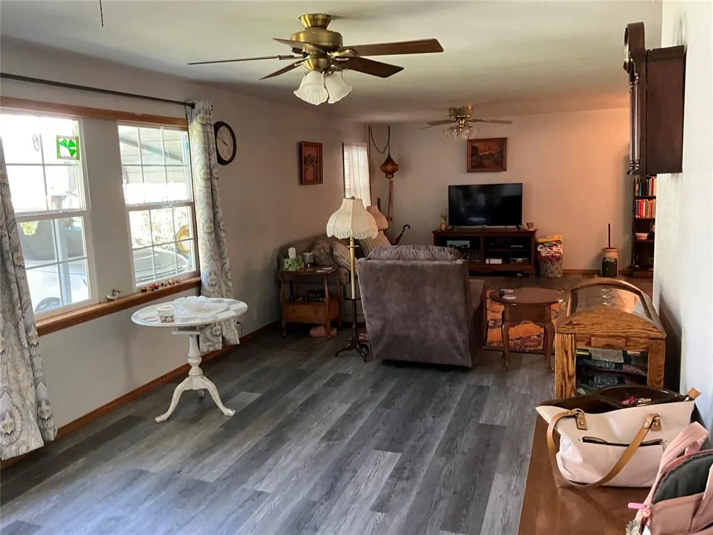 Photo 3 — 4 N Orray Street, Coalgate, OK 74538