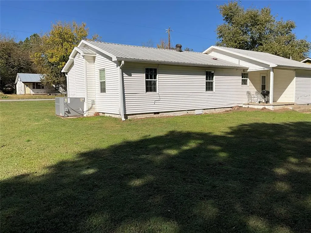 Photo 14 — 4 N Orray Street, Coalgate, OK 74538
