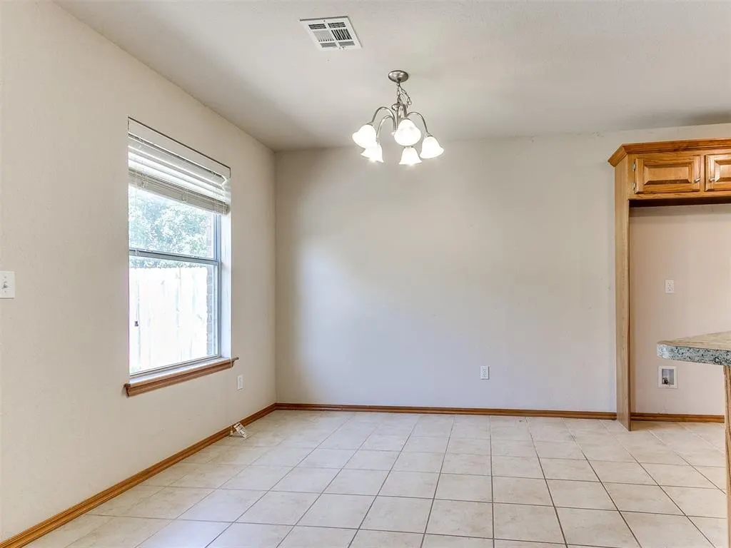 Photo 15 — 8233 Greer Way, Oklahoma City, OK 73132