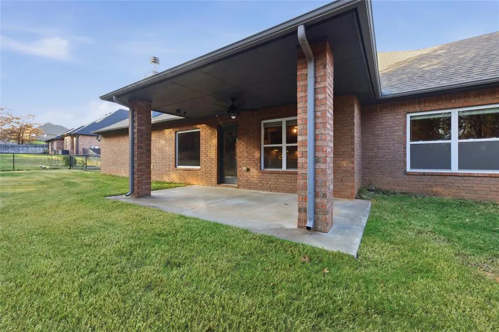 Photo 10 — 12920 Arbor Meadows Lane, Oklahoma City, OK 73165