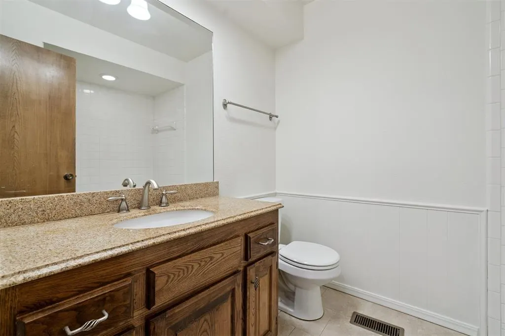 Photo 16 — 2908 Village Circle, Edmond, OK 73013