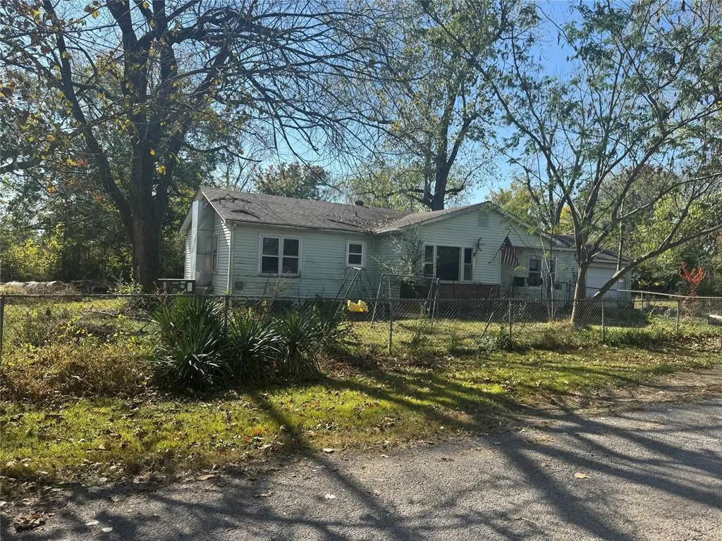 Photo 3 — 615 Marietta Street, Muskogee, OK 74401
