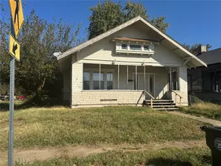 Sold home at 702 E Broadway Street