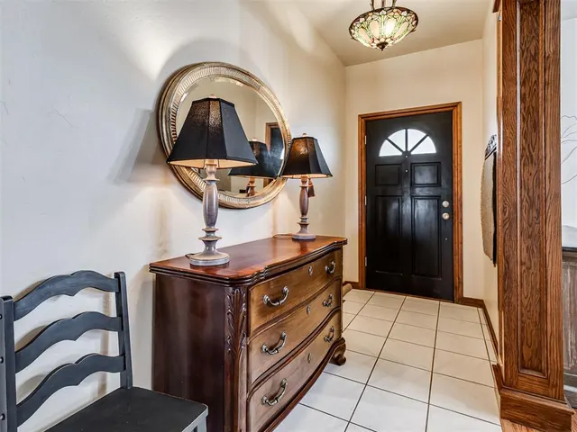 Photo 5 — 1720 Silver Oaks Drive, Edmond, OK 73025