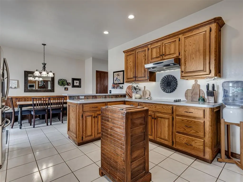 Photo 13 — 1720 Silver Oaks Drive, Edmond, OK 73025