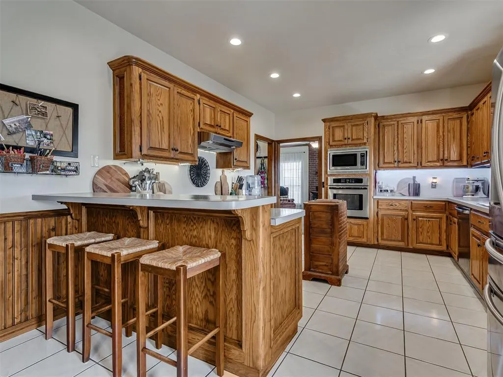 Photo 15 — 1720 Silver Oaks Drive, Edmond, OK 73025