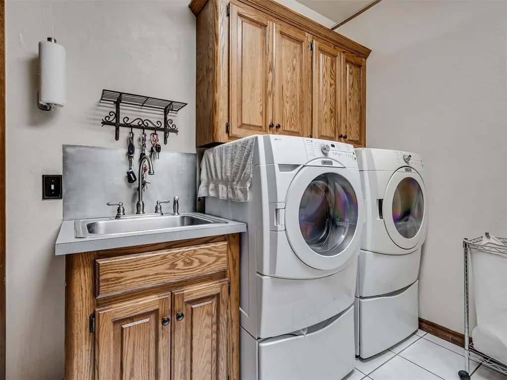 Photo 33 — 1720 Silver Oaks Drive, Edmond, OK 73025
