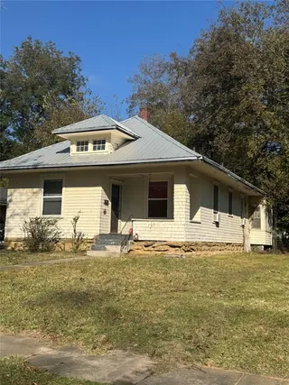 Sold home at 2122 Denver Street