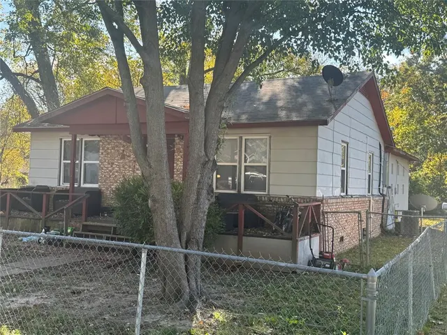 Front exterior — 2411 Pine Street, Muskogee, OK 74401
