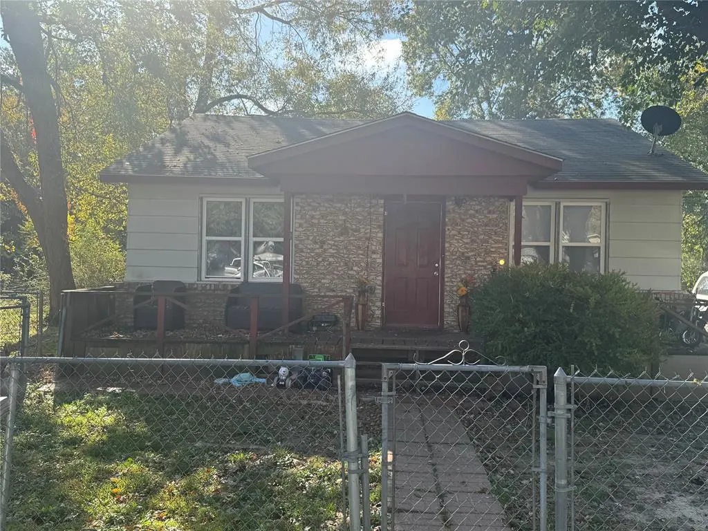 Photo 3 — 2411 Pine Street, Muskogee, OK 74401