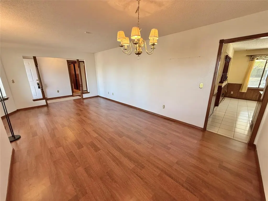 Photo 3 — 10216 Alicia Drive, Midwest City, OK 73130