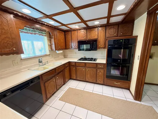 Photo 4 — 10216 Alicia Drive, Midwest City, OK 73130