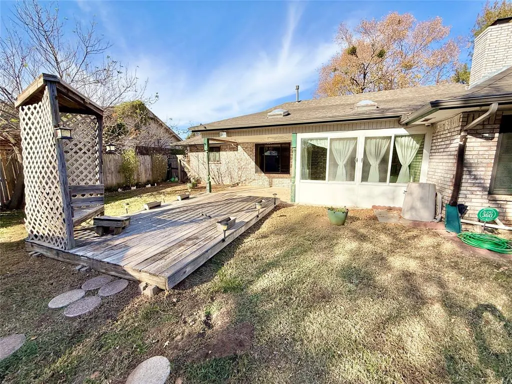 Photo 5 — 10216 Alicia Drive, Midwest City, OK 73130