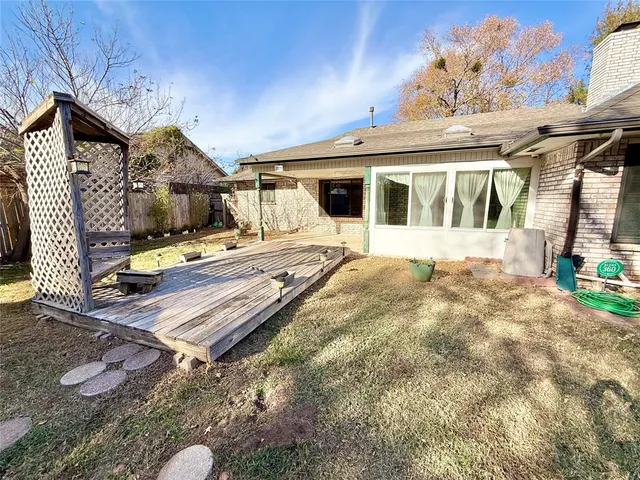 Photo 5 — 10216 Alicia Drive, Midwest City, OK 73130