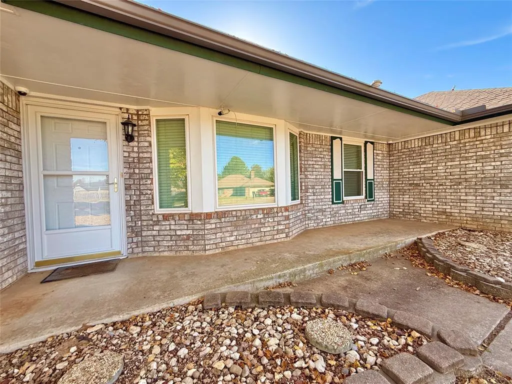 Photo 8 — 10216 Alicia Drive, Midwest City, OK 73130
