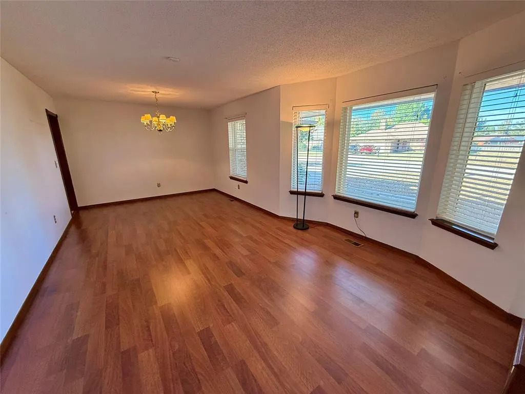 Photo 10 — 10216 Alicia Drive, Midwest City, OK 73130