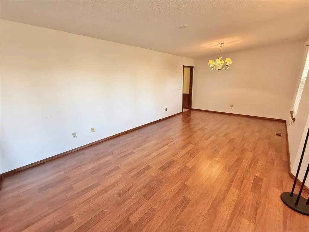 Photo 11 — 10216 Alicia Drive, Midwest City, OK 73130