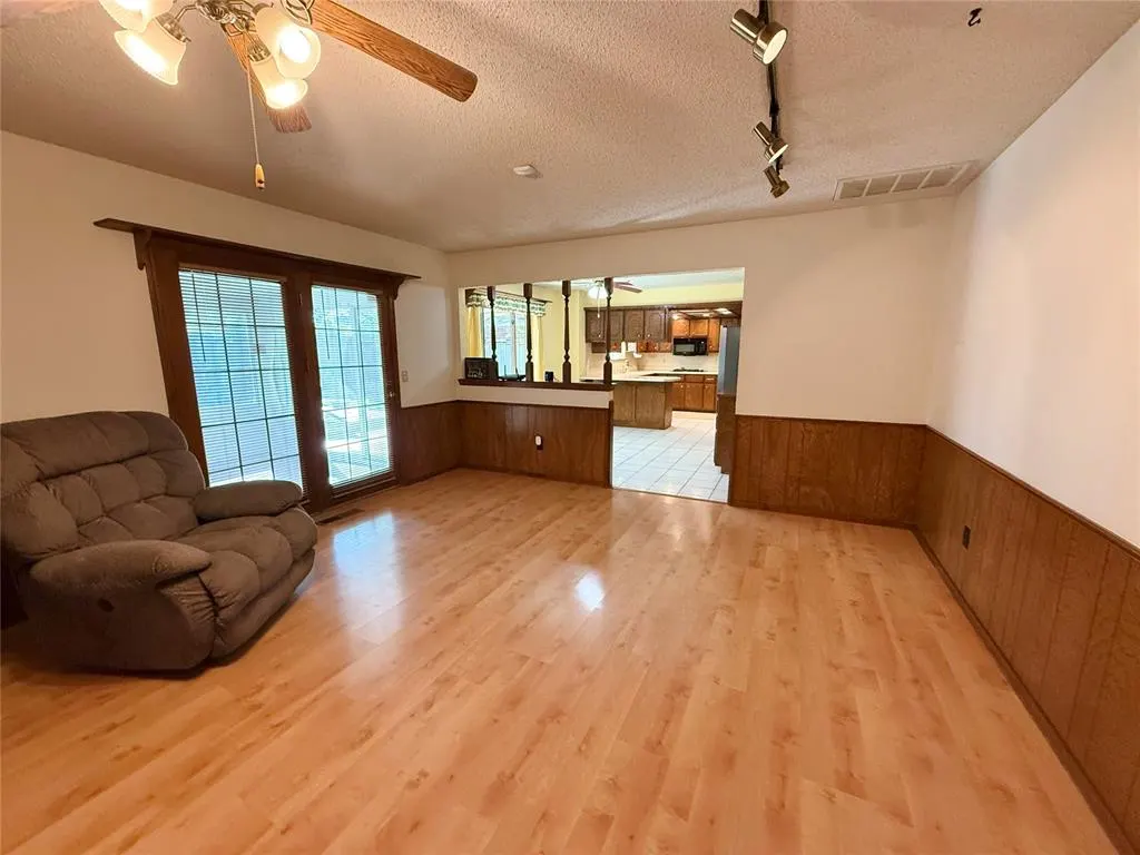 Photo 16 — 10216 Alicia Drive, Midwest City, OK 73130