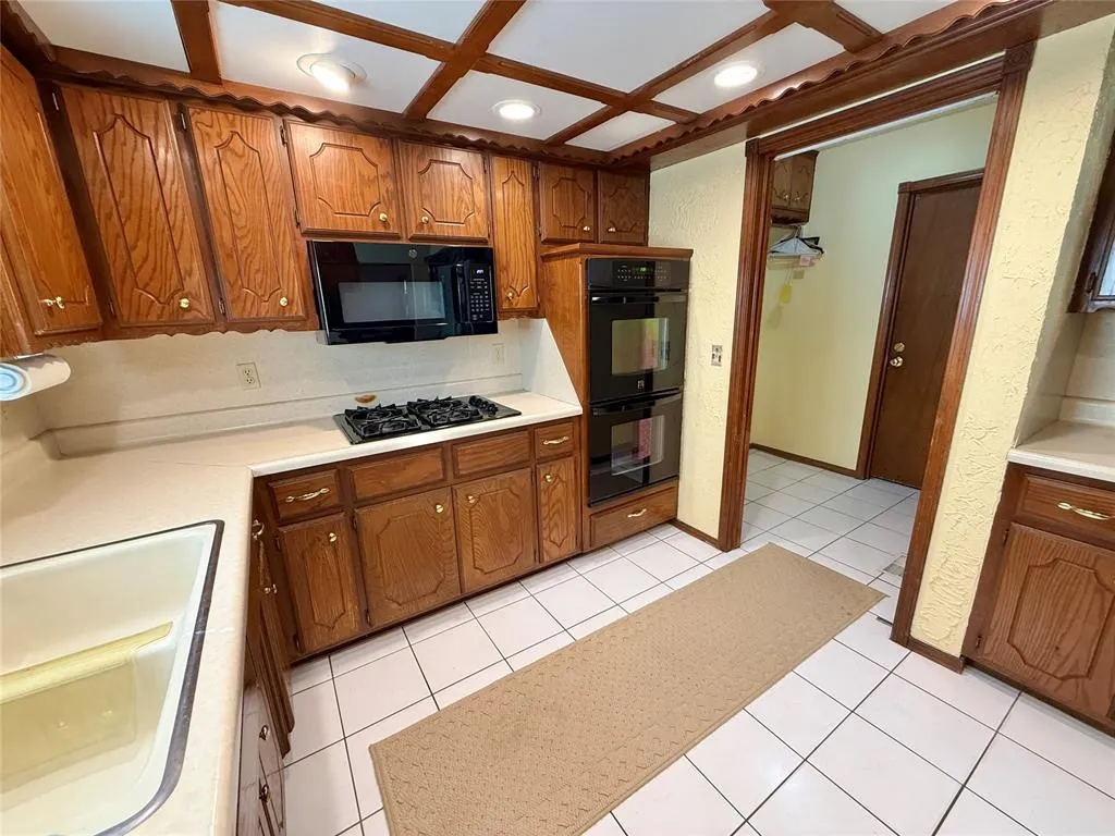 Photo 21 — 10216 Alicia Drive, Midwest City, OK 73130
