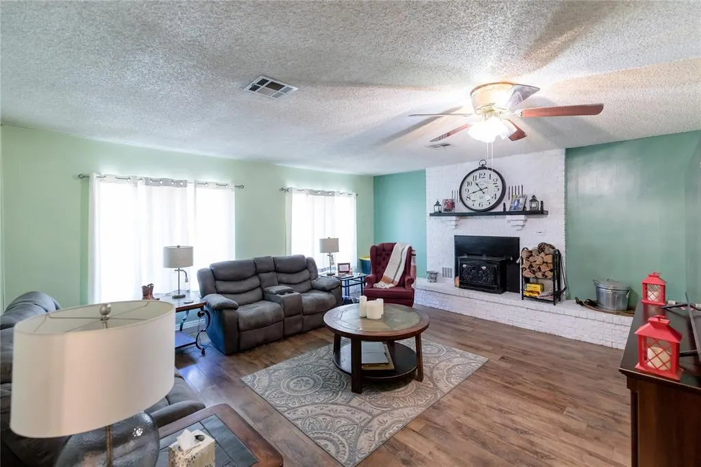 Photo 5 — 301 S 14th Street, Arapaho, OK 73620