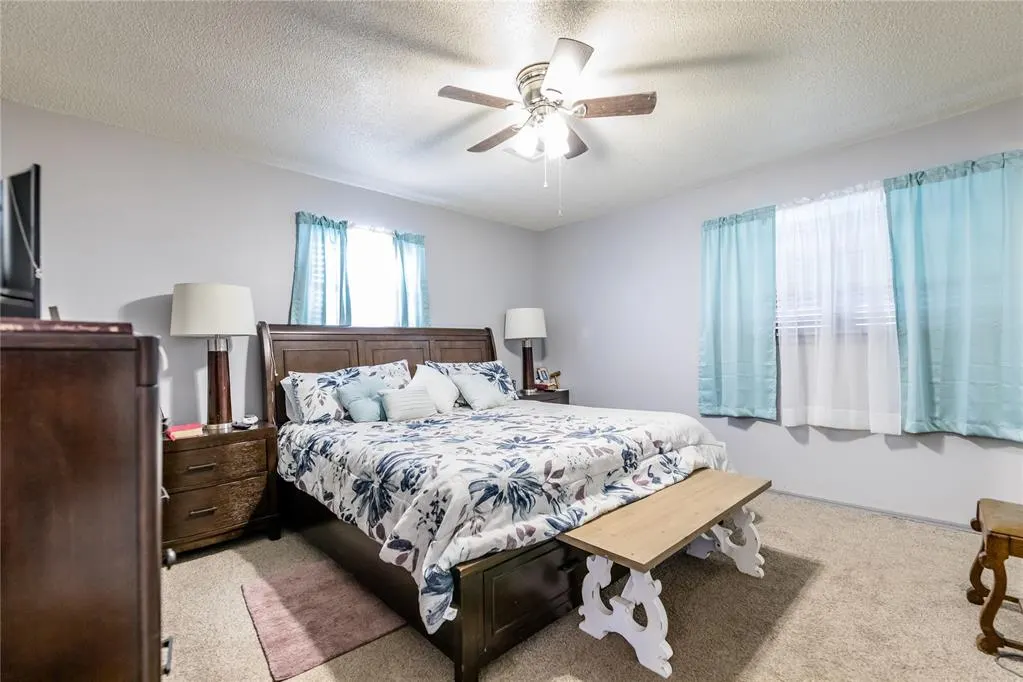 Photo 9 — 301 S 14th Street, Arapaho, OK 73620