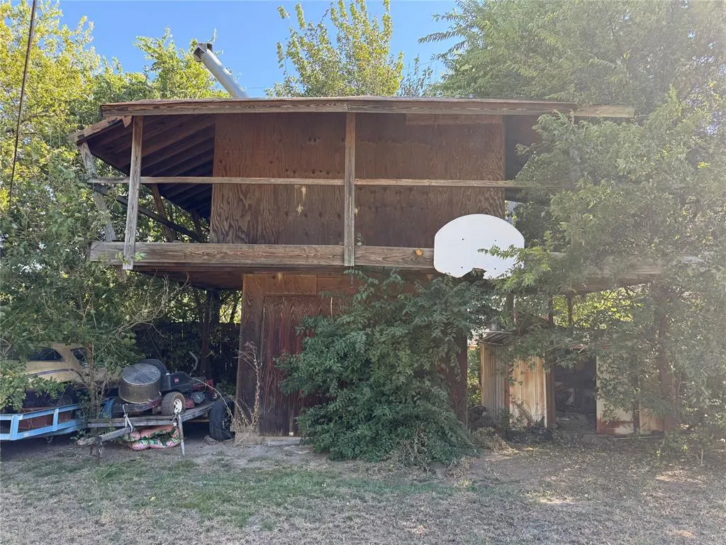 Photo 9 — 4324 N Grove Avenue, Warr Acres, OK 73122