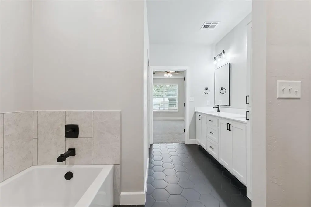 Photo 25 — 124 W 5th Street, Arcadia, OK 73007