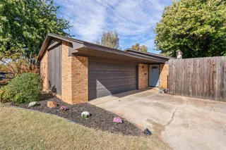 Sold home at 5609 NW 67th Street