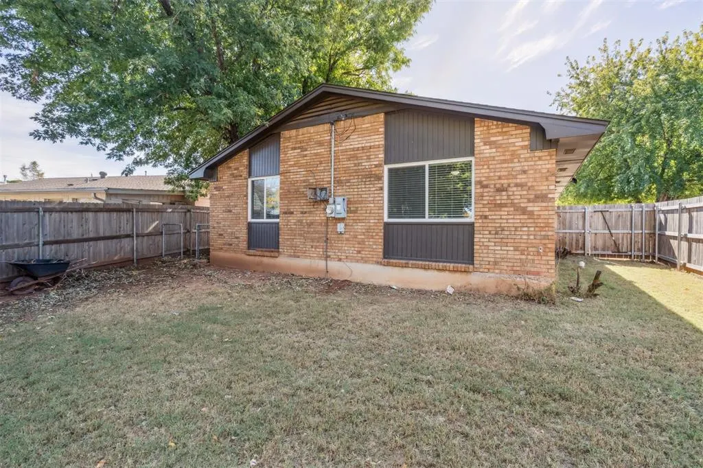 Photo 43 — 5609 NW 67th Street, Warr Acres, OK 73132