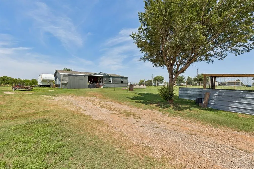 Photo 3 — 11777 Cottonwood Hills Road, Cashion, OK 73016