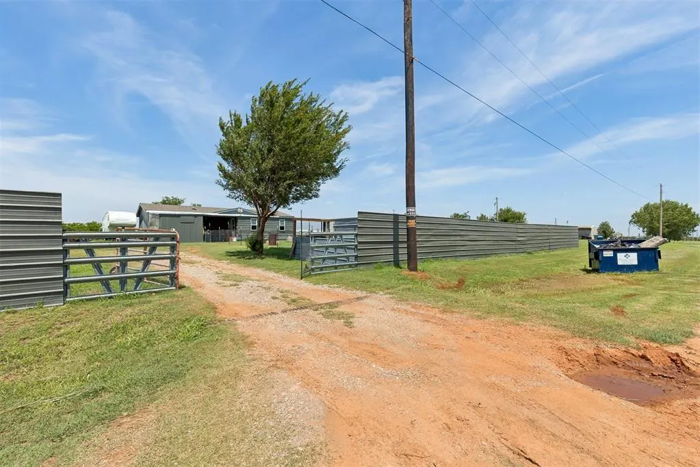 Photo 4 — 11777 Cottonwood Hills Road, Cashion, OK 73016