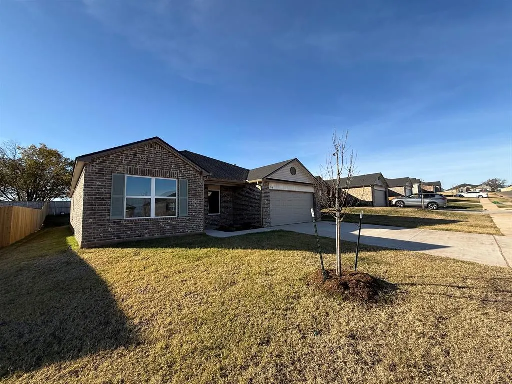Photo 2 — 718 SW 11th Street, Newcastle, OK 73065
